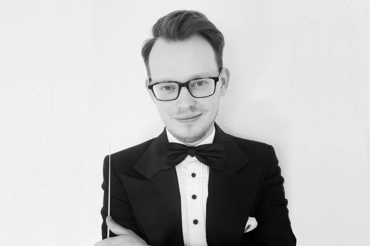 Dmitry Kalatsila wird Dirigent der makoge